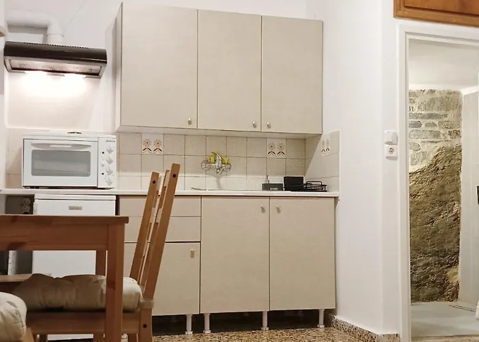 στη μεσσάδα... Sti Messada... Ioulis